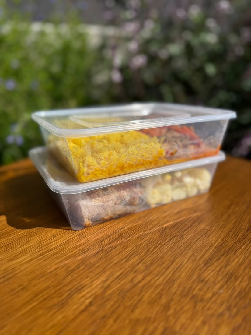 Viandas de Humus Lunch listas en tuppers